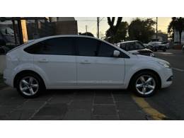 FORD - FOCUS - 2012/2012 - Branca - R$ 44.950,00