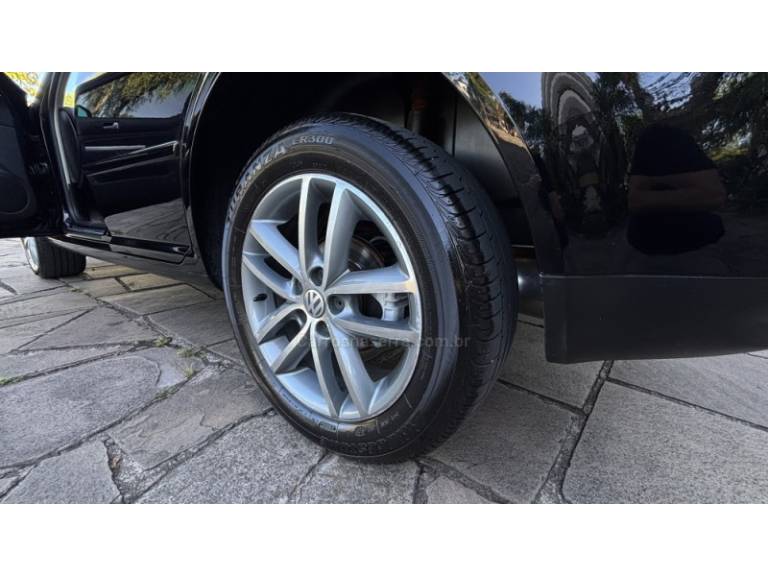 VOLKSWAGEN - GOLF - 2012/2012 - Preta - R$ 59.950,00