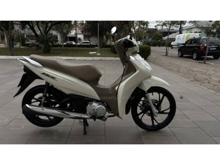 HONDA - BIZ 125 - 2023/2023 - Branca - R$ 16.950,00