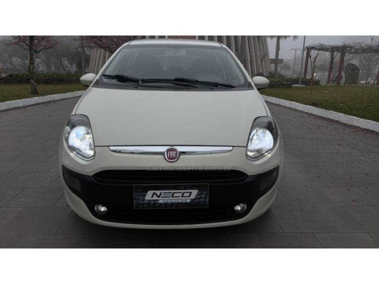 FIAT - PUNTO - 2016/2016 - Branca - R$ 45.950,00