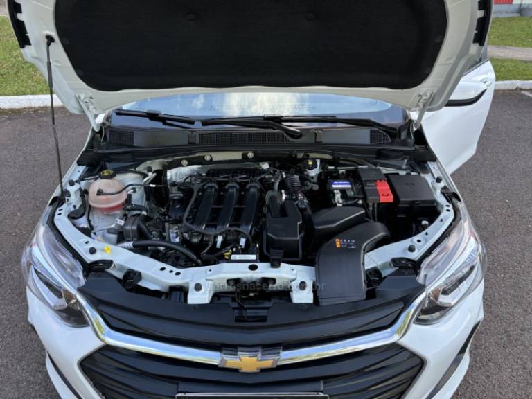 CHEVROLET - ONIX - 2023/2023 - Branca - R$ 69.950,00