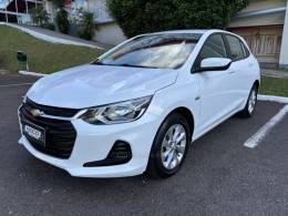 CHEVROLET - ONIX - 2023/2023 - Branca - R$ 69.950,00