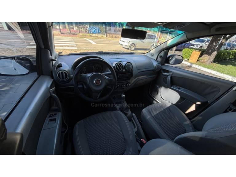 FIAT - PALIO - 2015/2015 - Branca - R$ 35.450,00