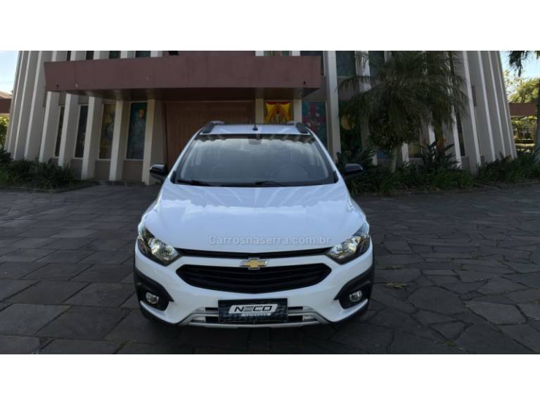 CHEVROLET - ONIX - 2017/2017 - Bronze - R$ 65.950,00