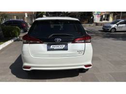TOYOTA - YARIS - 2021/2021 - Branca - R$ 94.950,00