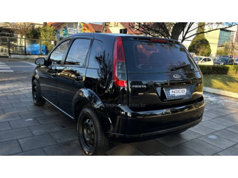 FORD - FIESTA - 2014/2014 - Preta - R$ 27.950,00