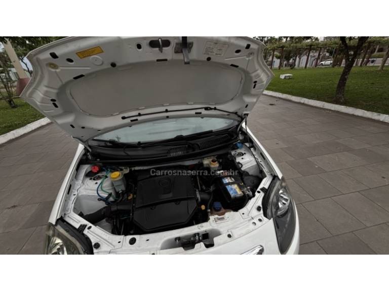 FIAT - PALIO - 2013/2013 - Branca - R$ 39.950,00