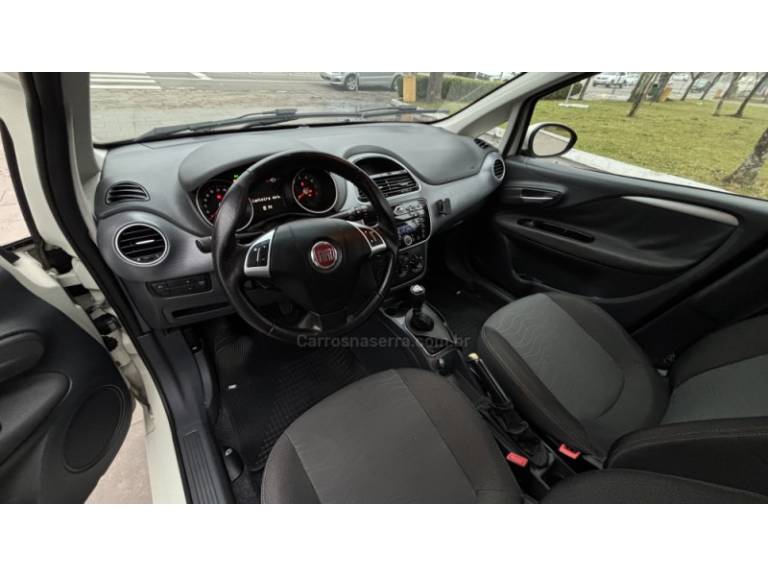 FIAT - PUNTO - 2016/2016 - Branca - R$ 45.950,00