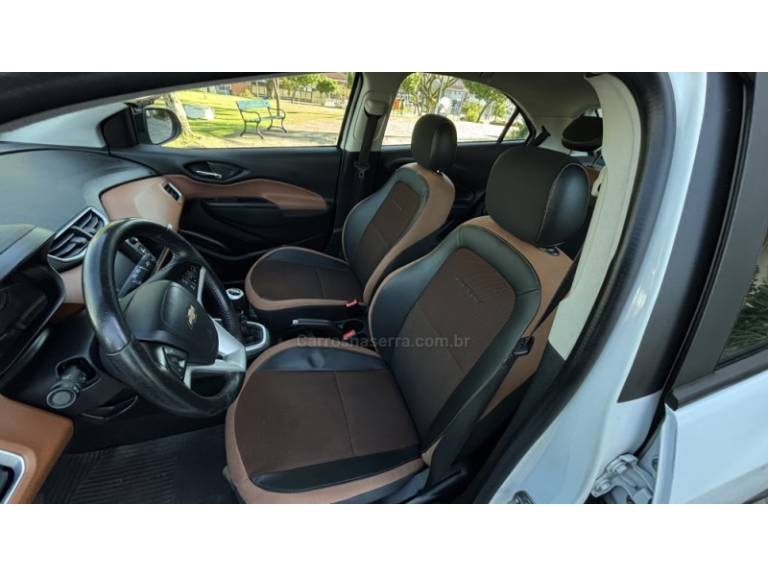 CHEVROLET - ONIX - 2017/2017 - Bronze - R$ 65.950,00