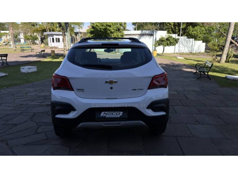 CHEVROLET - ONIX - 2017/2017 - Bronze - R$ 65.950,00