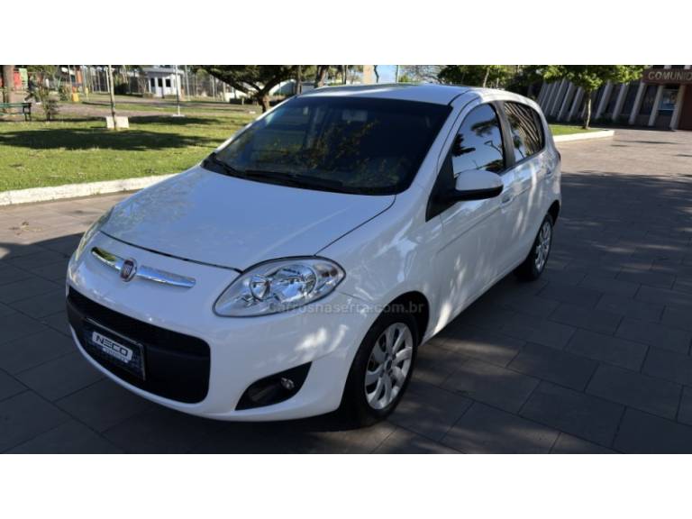 FIAT - PALIO - 2015/2015 - Branca - R$ 35.450,00
