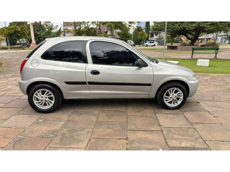 CHEVROLET - CELTA - 2005/2005 - Prata - R$ 16.950,00