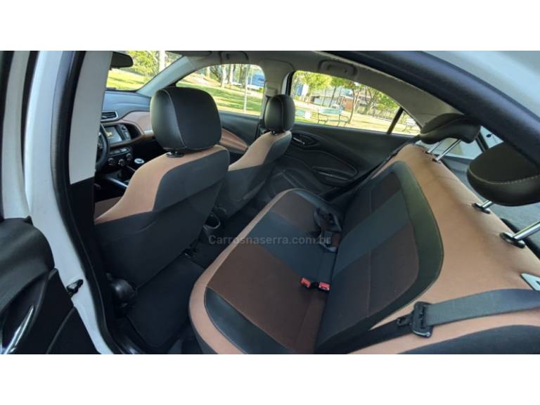 CHEVROLET - ONIX - 2017/2017 - Bronze - R$ 65.950,00