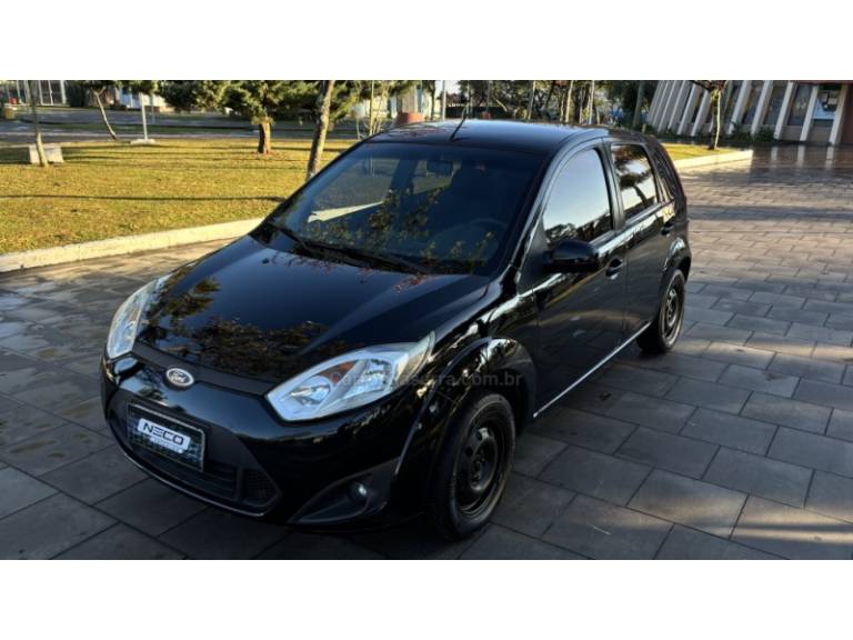 FORD - FIESTA - 2014/2014 - Preta - R$ 27.950,00