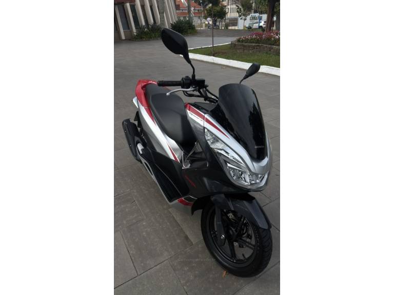 HONDA - PCX - 2018/2018 - Preta - R$ 16.950,00