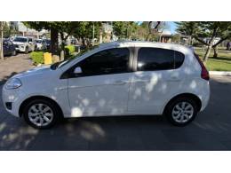 FIAT - PALIO - 2015/2015 - Branca - R$ 35.450,00