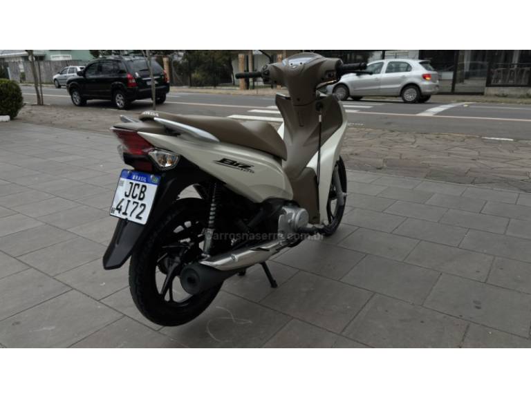 HONDA - BIZ 125 - 2023/2023 - Branca - R$ 16.950,00