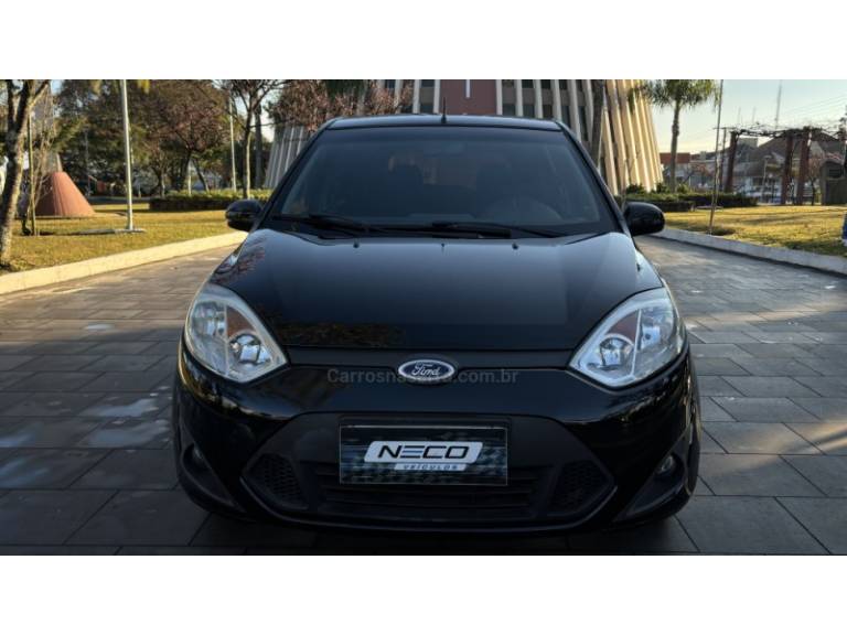 FORD - FIESTA - 2014/2014 - Preta - R$ 27.950,00