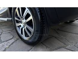 CHEVROLET - ONIX - 2017/2017 - Bronze - R$ 65.950,00