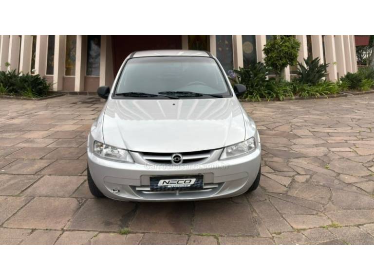 CHEVROLET - CELTA - 2005/2005 - Prata - R$ 16.950,00