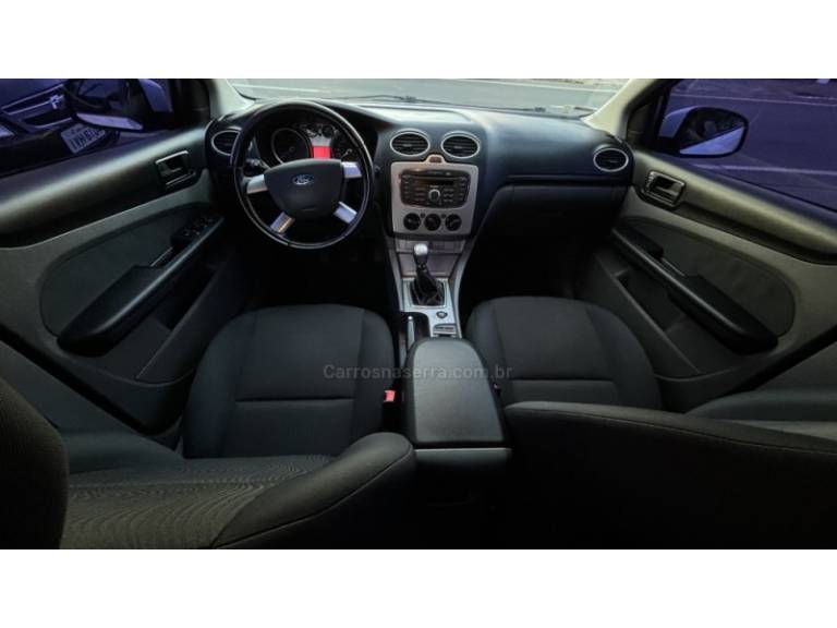 FORD - FOCUS - 2012/2012 - Branca - R$ 44.950,00