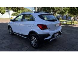 CHEVROLET - ONIX - 2017/2017 - Bronze - R$ 65.950,00