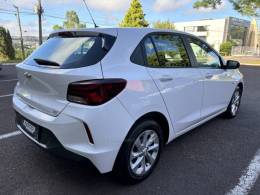 CHEVROLET - ONIX - 2023/2023 - Branca - R$ 69.950,00