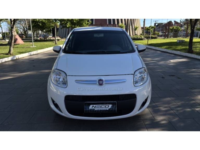 FIAT - PALIO - 2015/2015 - Branca - R$ 35.450,00