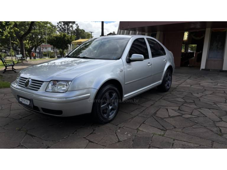 VOLKSWAGEN - BORA - 2006/2006 - Prata - R$ 32.950,00