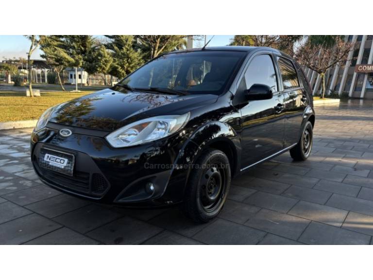 FORD - FIESTA - 2014/2014 - Preta - R$ 27.950,00