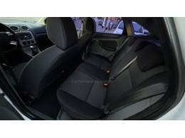 FORD - FOCUS - 2012/2012 - Branca - R$ 44.950,00