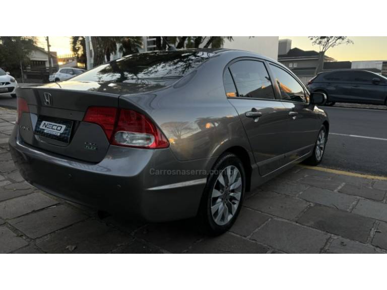 HONDA - CIVIC - 2011/2011 - Cinza - R$ 55.950,00