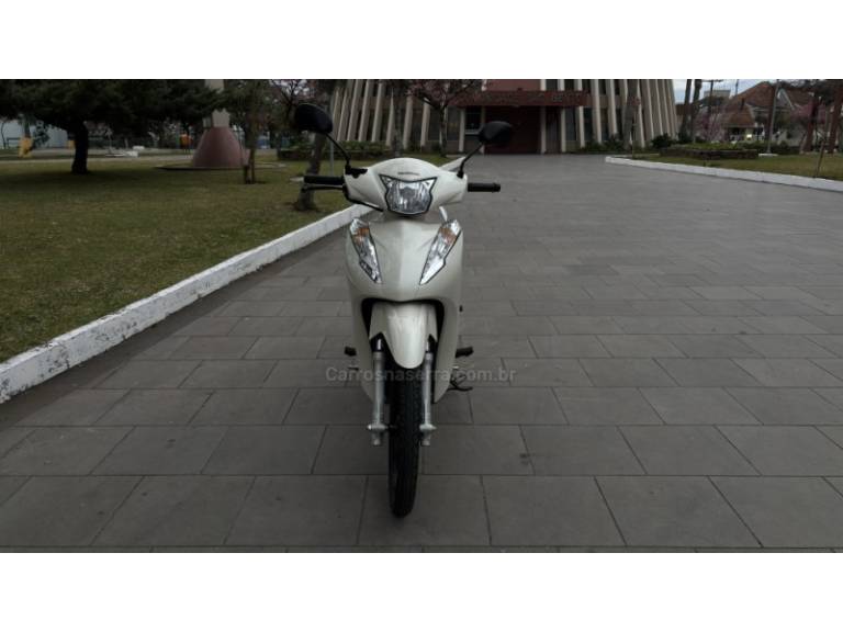 HONDA - BIZ 125 - 2023/2023 - Branca - R$ 16.950,00