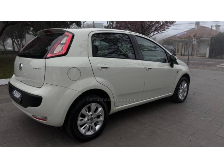 FIAT - PUNTO - 2016/2016 - Branca - R$ 45.950,00