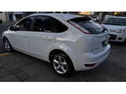 FORD - FOCUS - 2012/2012 - Branca - R$ 44.950,00