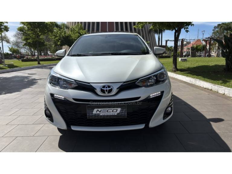 TOYOTA - YARIS - 2021/2021 - Branca - R$ 94.950,00