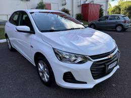 CHEVROLET - ONIX - 2023/2023 - Branca - R$ 69.950,00