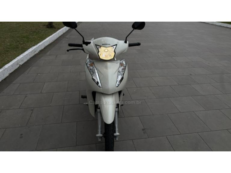 HONDA - BIZ 125 - 2023/2023 - Branca - R$ 16.950,00