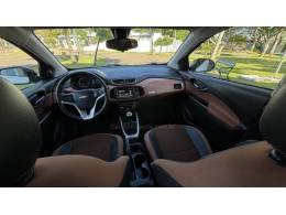 CHEVROLET - ONIX - 2017/2017 - Bronze - R$ 65.950,00