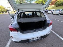 CHEVROLET - ONIX - 2023/2023 - Branca - R$ 69.950,00