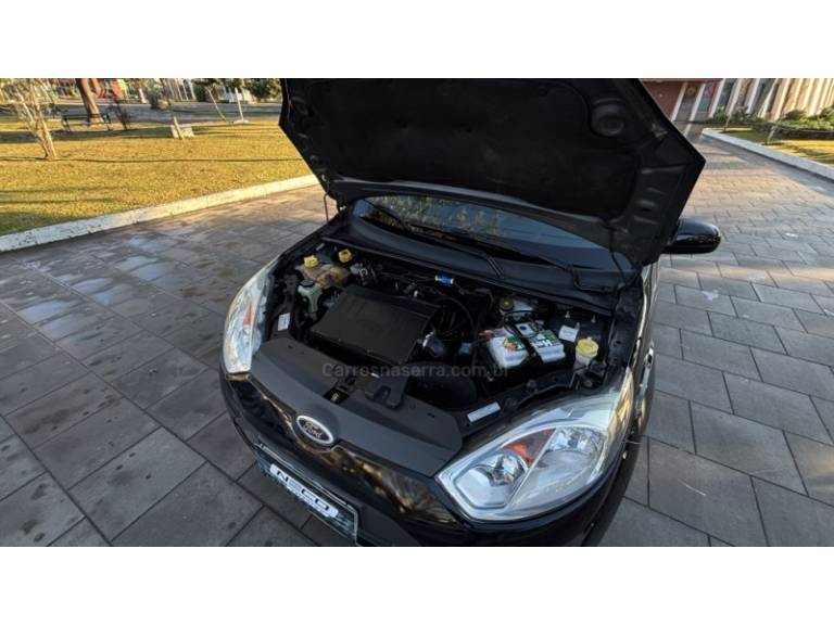 FORD - FIESTA - 2014/2014 - Preta - R$ 27.950,00