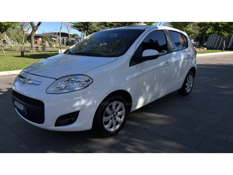 FIAT - PALIO - 2015/2015 - Branca - R$ 35.450,00