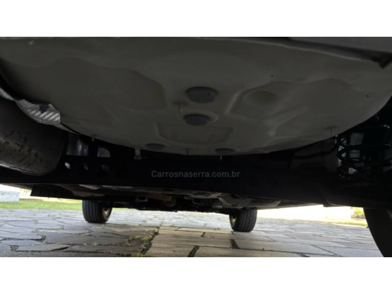 CHEVROLET - ONIX - 2017/2017 - Bronze - R$ 65.950,00