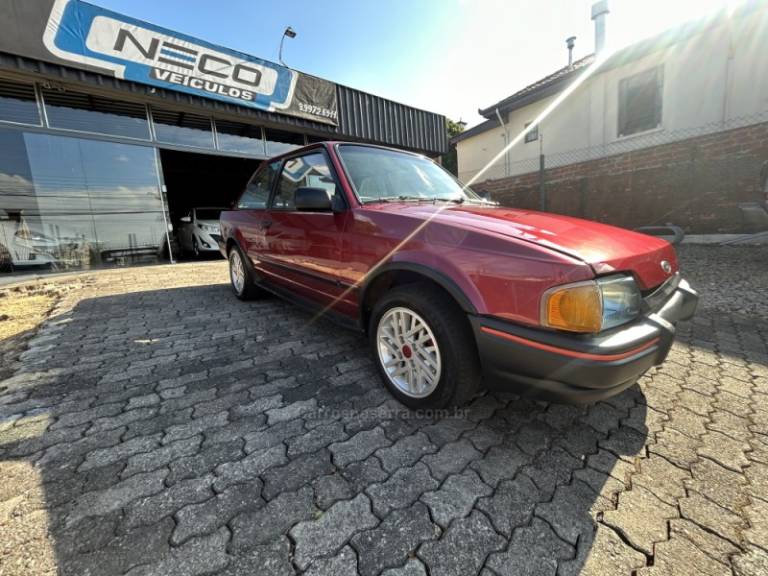 FORD - ESCORT - 1989/1989 - Vinho - R$ 19.920,00