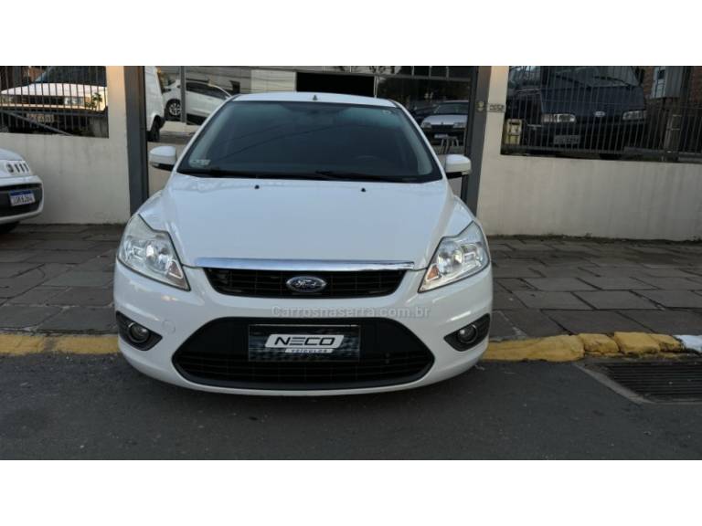 FORD - FOCUS - 2012/2012 - Branca - R$ 44.950,00