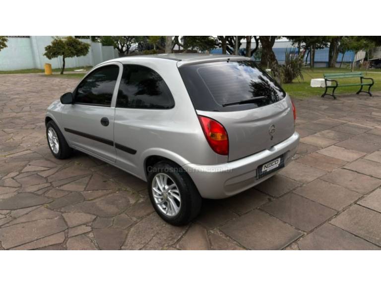 CHEVROLET - CELTA - 2005/2005 - Prata - R$ 16.950,00